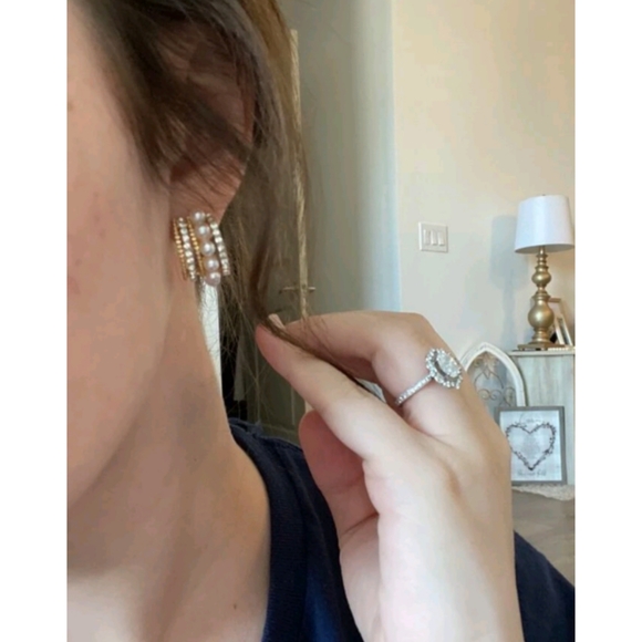 Anthropologie Avery Classy Pearl Cluster  Cubic Zirconia Cuff Earrings - Picture 5 of 5